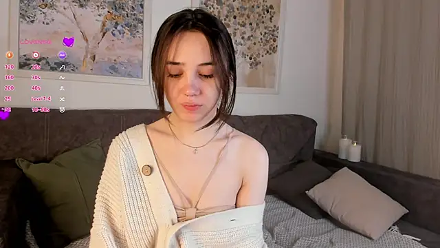 Snapshot of GillianDowdey chatting on 02.08.25 GillianDowdey online show from 02.08.25