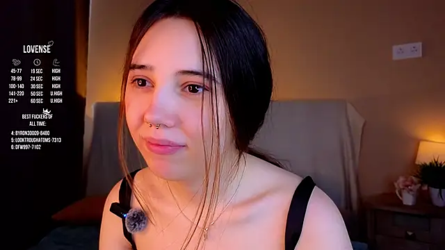 Snapshot of GillianDowdey chatting on 09.21.25 GillianDowdey online show from 09.21.25