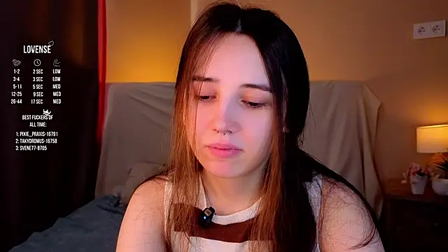 Snapshot of GillianDowdey chatting on 10.08.25 GillianDowdey online show from 10.08.25