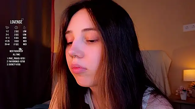 Snapshot of GillianDowdey chatting on 10.11.25 GillianDowdey online show from 10.11.25