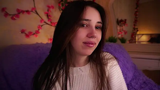 Snapshot of GillianDowdey chatting on 11.08.25 GillianDowdey online show from 11.08.25