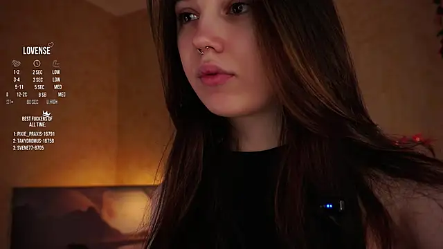 Snapshot of GillianDowdey chatting on 11.16.25 GillianDowdey online show from 11.16.25