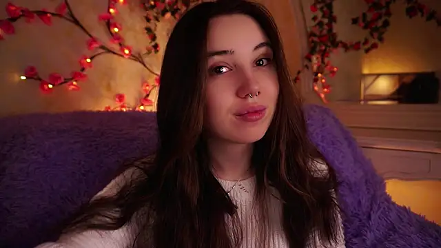 Snapshot of GillianDowdey chatting on 12.05.25 GillianDowdey online show from 12.05.25