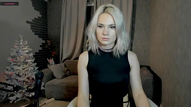 Snapshot of Milena_marshmalows chatting on 12.23.24 Milena marshmalows online show from 12.23.24