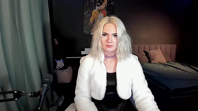 Snapshot of Milena_marshmalows chatting on 02.16.25 Milena marshmalows online show from 02.16.25