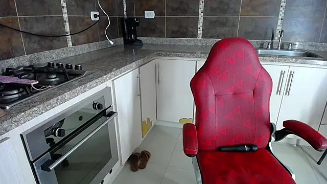 Snapshot of anna_alvarez chatting on 02.25.25 anna alvarez online show from 02.25.25