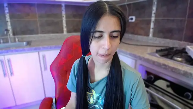 Snapshot of anna_alvarez chatting on 09.21.25 anna alvarez online show from 09.21.25