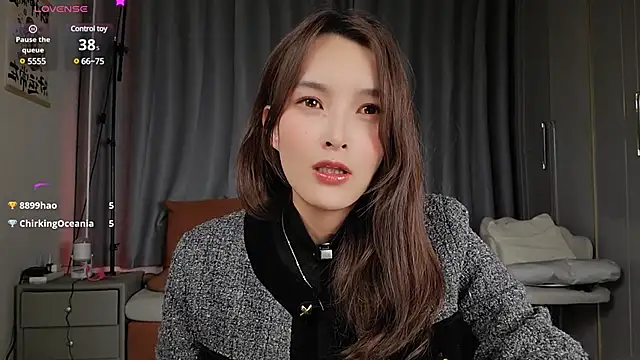 Snapshot of Youth3_ chatting on 02.05.25 Youth3  online show from 02.05.25