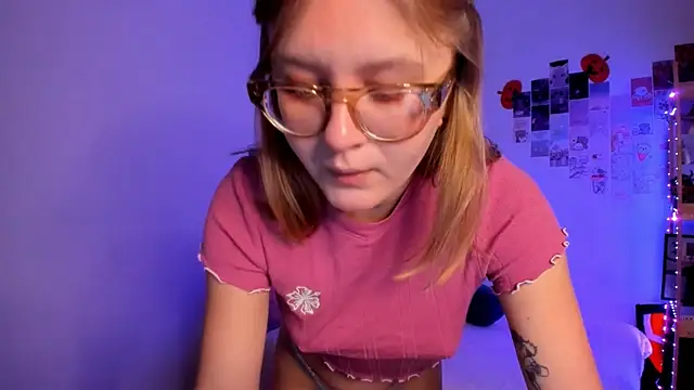 Snapshot of leazy_peazy chatting on 12.14.25 leazy peazy online show from 12.14.25