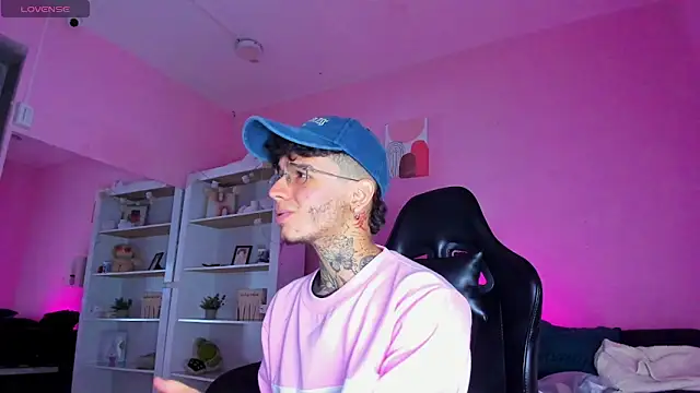 Ian Castillo  online show from 12.15.25