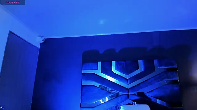 Ian Castillo  online show from 02.13.26