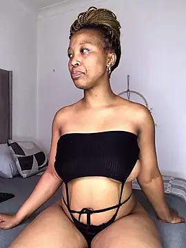 Snapshot of SZA_Doja chatting on 12.02.24 SZA Doja online show from 12.02.24