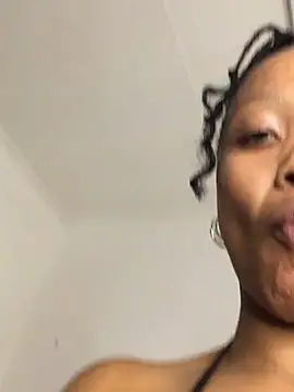 Snapshot of SZA_Doja chatting on 01.16.25 SZA Doja online show from 01.16.25