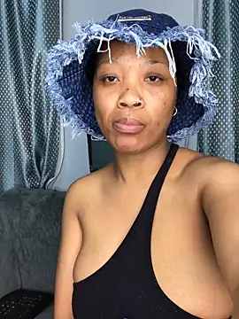 Snapshot of SZA_Doja chatting on 09.23.25 SZA Doja online show from 09.23.25