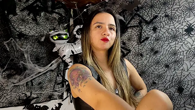 Snapshot of julietta___jackson chatting on 10.21.25 julietta jackson online show from 10.21.25