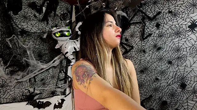 Snapshot of julietta___jackson chatting on 10.23.25 julietta jackson online show from 10.23.25