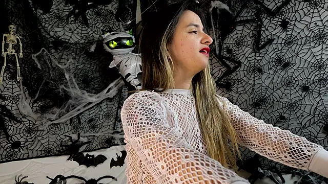 Snapshot of julietta___jackson chatting on 10.24.25 julietta jackson online show from 10.24.25