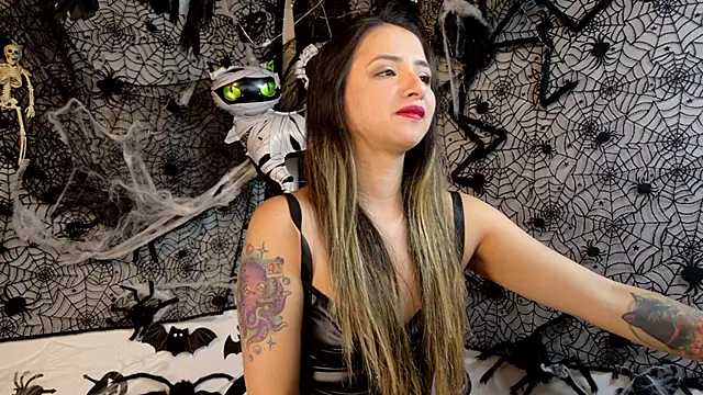 Snapshot of julietta___jackson chatting on 10.30.25 julietta jackson online show from 10.30.25