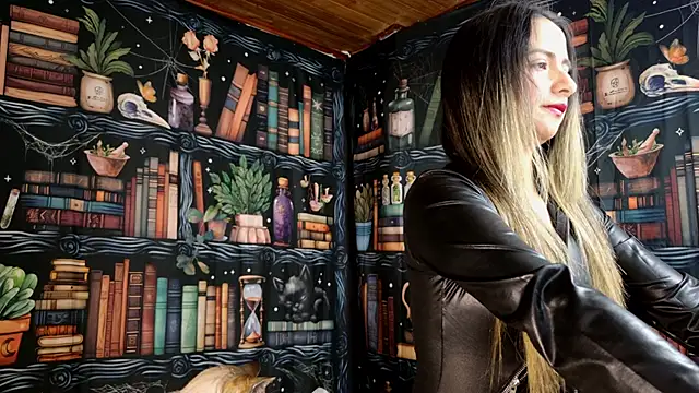 Snapshot of julietta___jackson chatting on 11.20.25 julietta jackson online show from 11.20.25