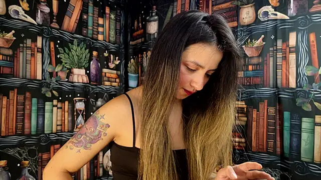 Snapshot of julietta___jackson chatting on 12.01.25 julietta jackson online show from 12.01.25