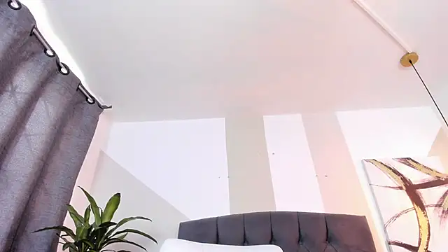 aprildreams19 online show from 02.20.25