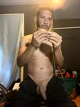 Snapshot of Chico_Bellaco chatting on 09.25.25 Chico Bellaco online show from 09.25.25