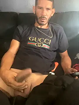 Snapshot of Chico_Bellaco chatting on 10.18.25 Chico Bellaco online show from 10.18.25