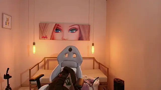 Violetta Suky online show from 03.18.25