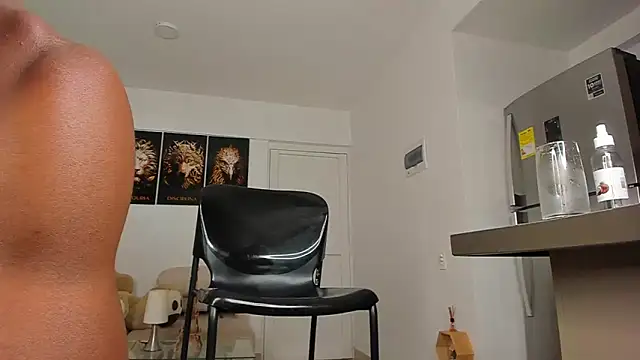 Snapshot of smit_hot_sr chatting on 01.31.25 smit hot sr online show from 01.31.25