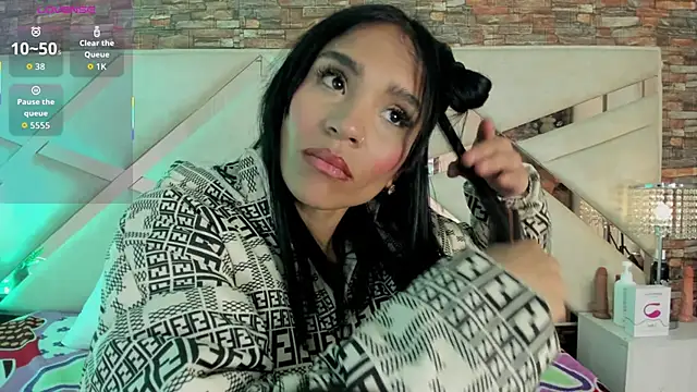 sophie pariss online show from 11.12.25