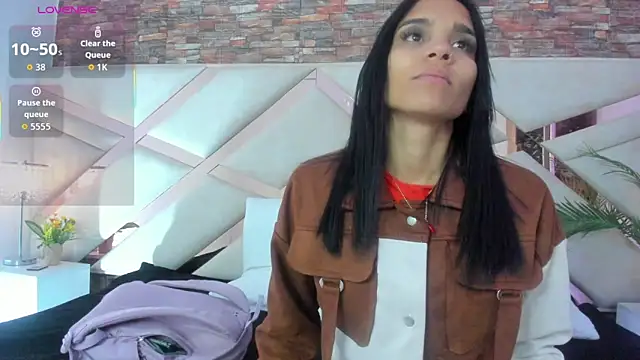 sophie pariss online show from 02.06.26