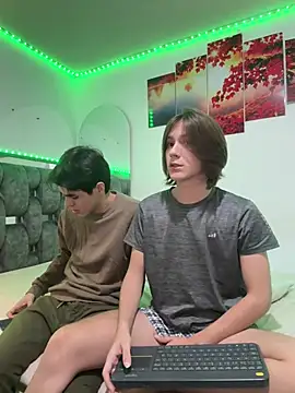 Snapshot of Alex_and_Fabian chatting on 03.20.26 Alex and Fabian online show from 03.20.26
