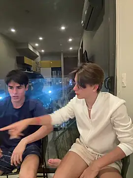 Snapshot of Alex_and_Fabian chatting on 05.06.26 Alex and Fabian online show from 05.06.26