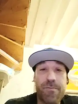 Snapshot of Crookedcook82@xh chatting on 03.25.26 Crookedcook82xh online show from 03.25.26