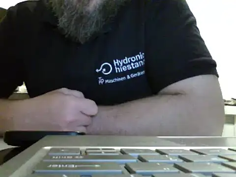 Snapshot of FROL83 chatting on 05.06.26 FROL83 online show from 05.06.26