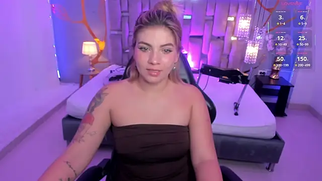 Snapshot of AlessiaDouce chatting on 11.09.25 AlessiaDouce online show from 11.09.25