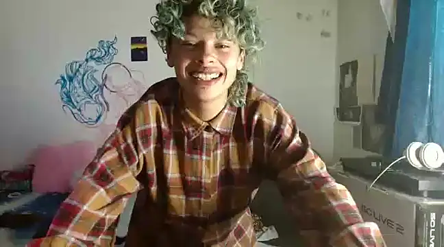 Snapshot of fenixmfx19 chatting on 12.25.24 fenixmfx19 online show from 12.25.24