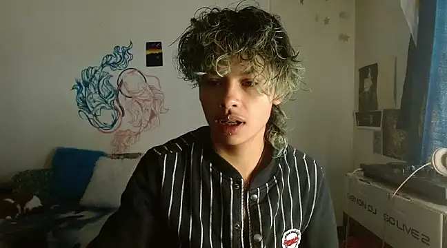 Snapshot of fenixmfx19 chatting on 12.26.24 fenixmfx19 online show from 12.26.24