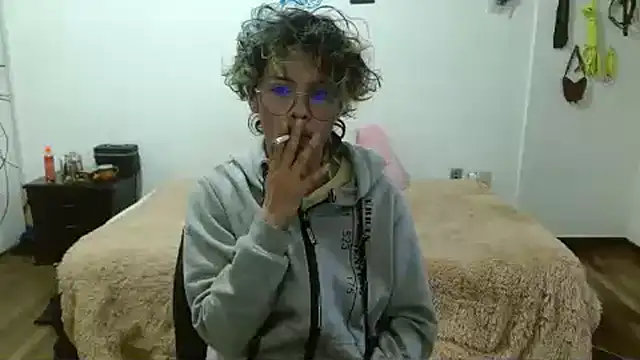 Snapshot of fenixmfx19 chatting on 02.18.25 fenixmfx19 online show from 02.18.25