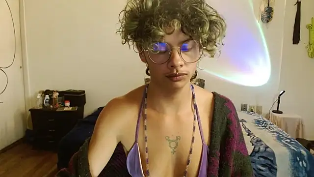 Snapshot of fenixmfx19 chatting on 03.05.25 fenixmfx19 online show from 03.05.25