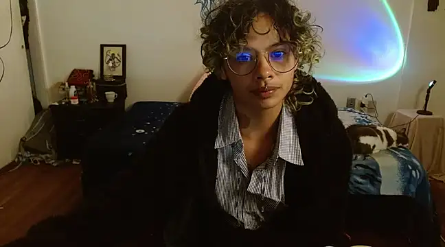 Snapshot of fenixmfx19 chatting on 03.15.25 fenixmfx19 online show from 03.15.25