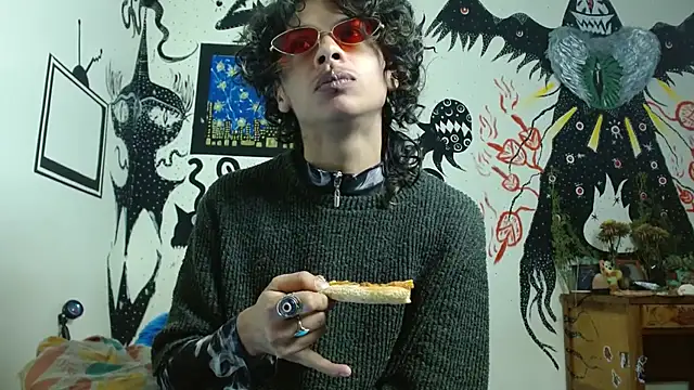 Snapshot of fenixmfx19 chatting on 10.07.25 fenixmfx19 online show from 10.07.25