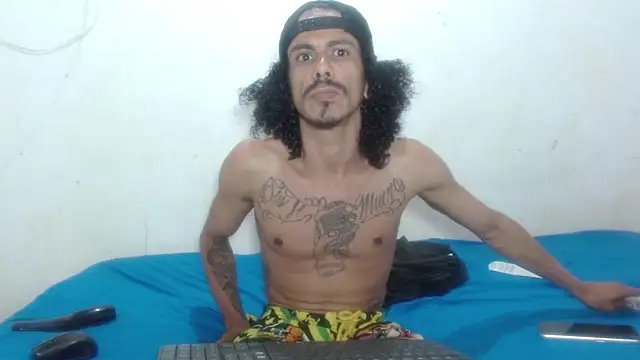 Snapshot of damian_bottom_bigcock chatting on 12.20.25 damian bottom bigcock online show from 12.20.25