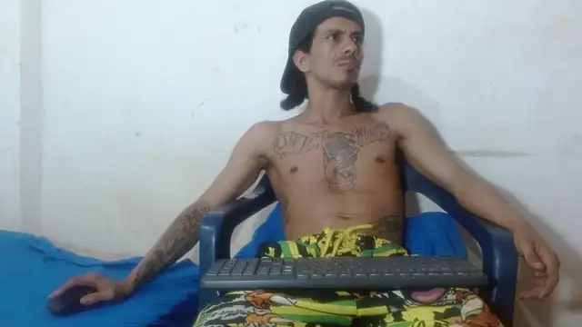 Snapshot of damian_bottom_bigcock chatting on 01.08.26 damian bottom bigcock online show from 01.08.26