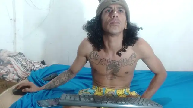 Snapshot of damian_bottom_bigcock chatting on 01.09.26 damian bottom bigcock online show from 01.09.26