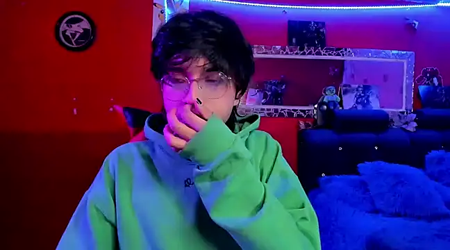 Snapshot of AnggelONfiree chatting on 12.12.24 AnggelONfiree online show from 12.12.24