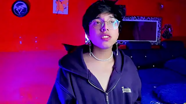 Snapshot of AnggelONfiree chatting on 02.08.25 AnggelONfiree online show from 02.08.25