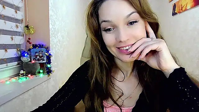 Snapshot of impossibleluna chatting on 12.18.24 impossibleluna online show from 12.18.24