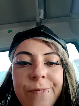 madelaine- online show from 01.05.25