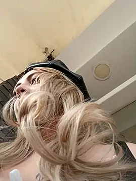 madelaine- online show from 11.19.25